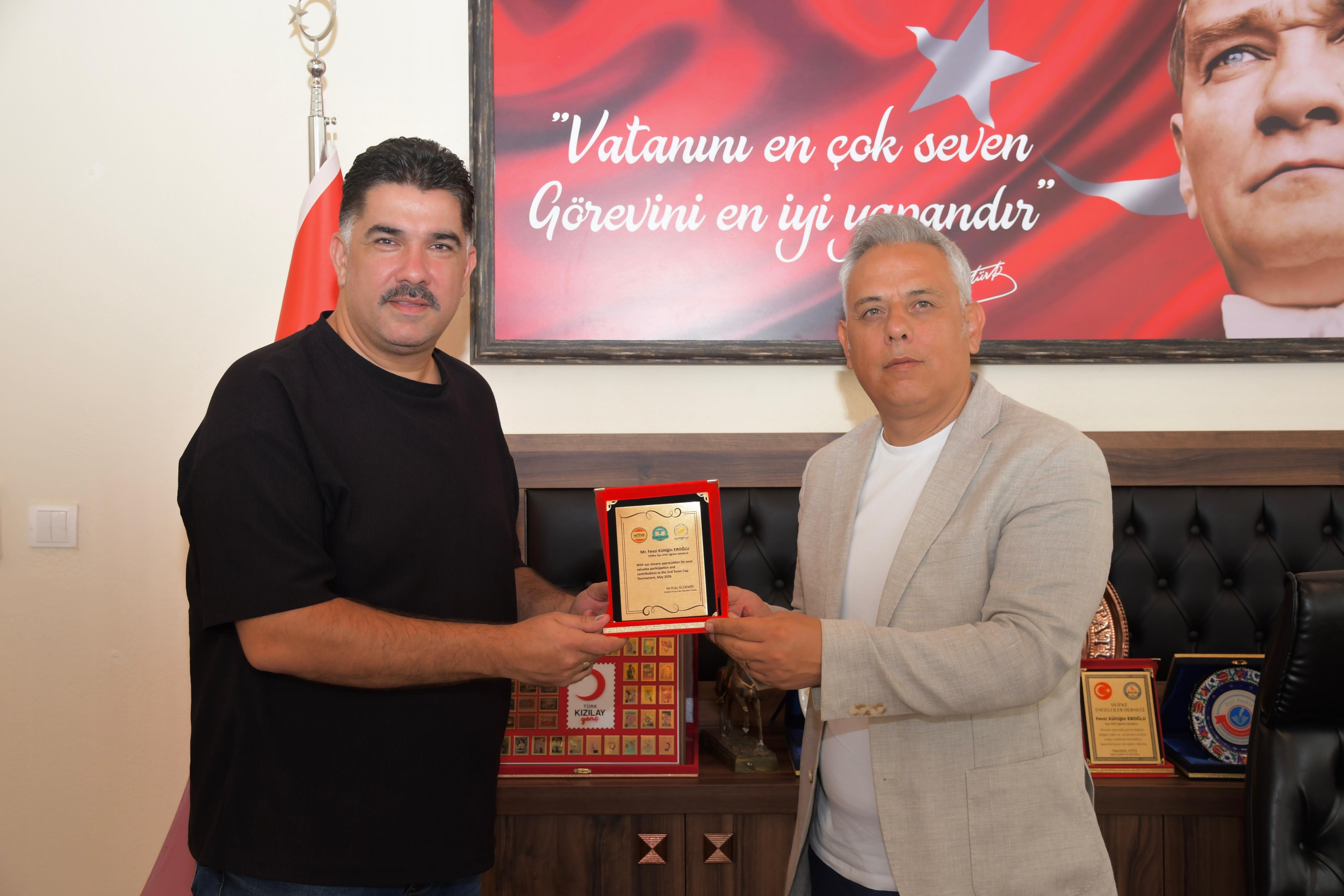 Champion Athletes Hold Training Meeting