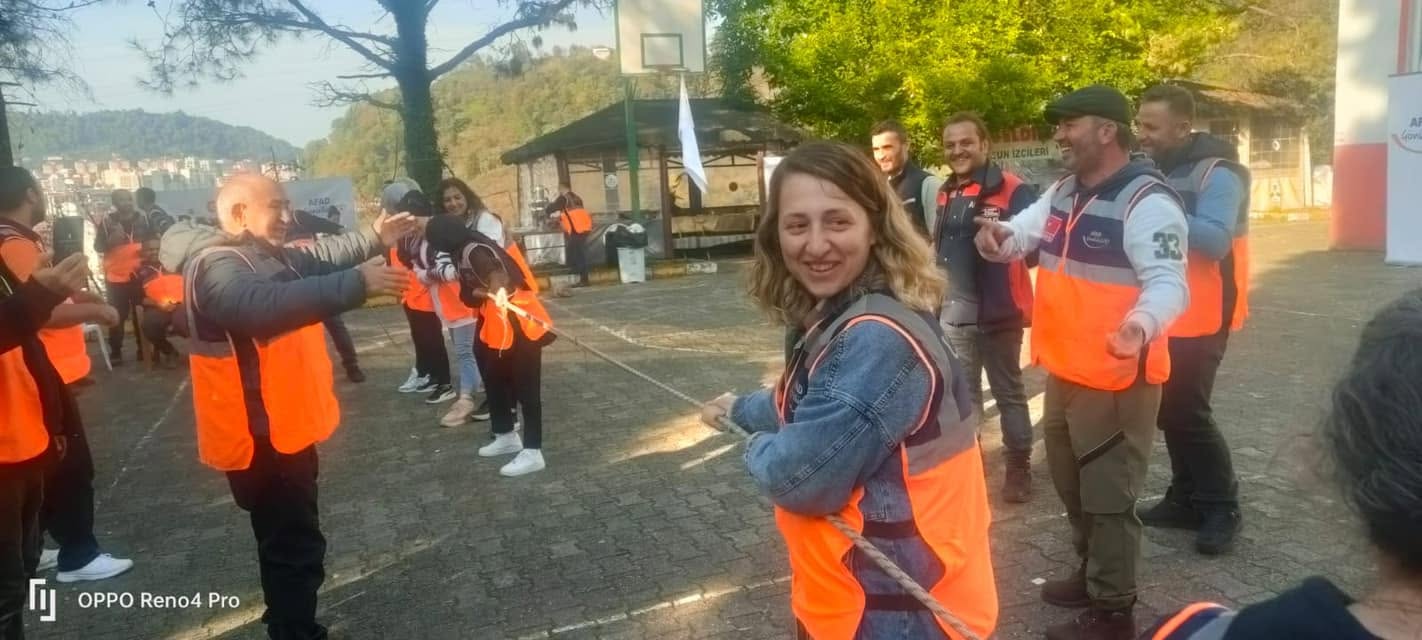 AFAD Gönüllüler Haftası Kapsamında; "Halat Çekme" etkinliği yapıldı.