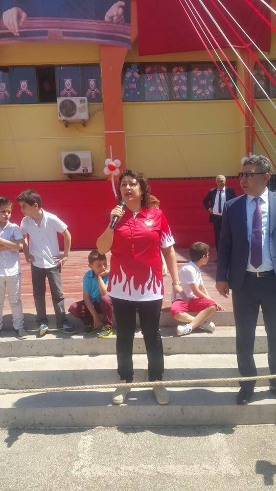 Aydınlıkevler İlkokulunda Halat Çekme Turnuvası yapılmıştır.