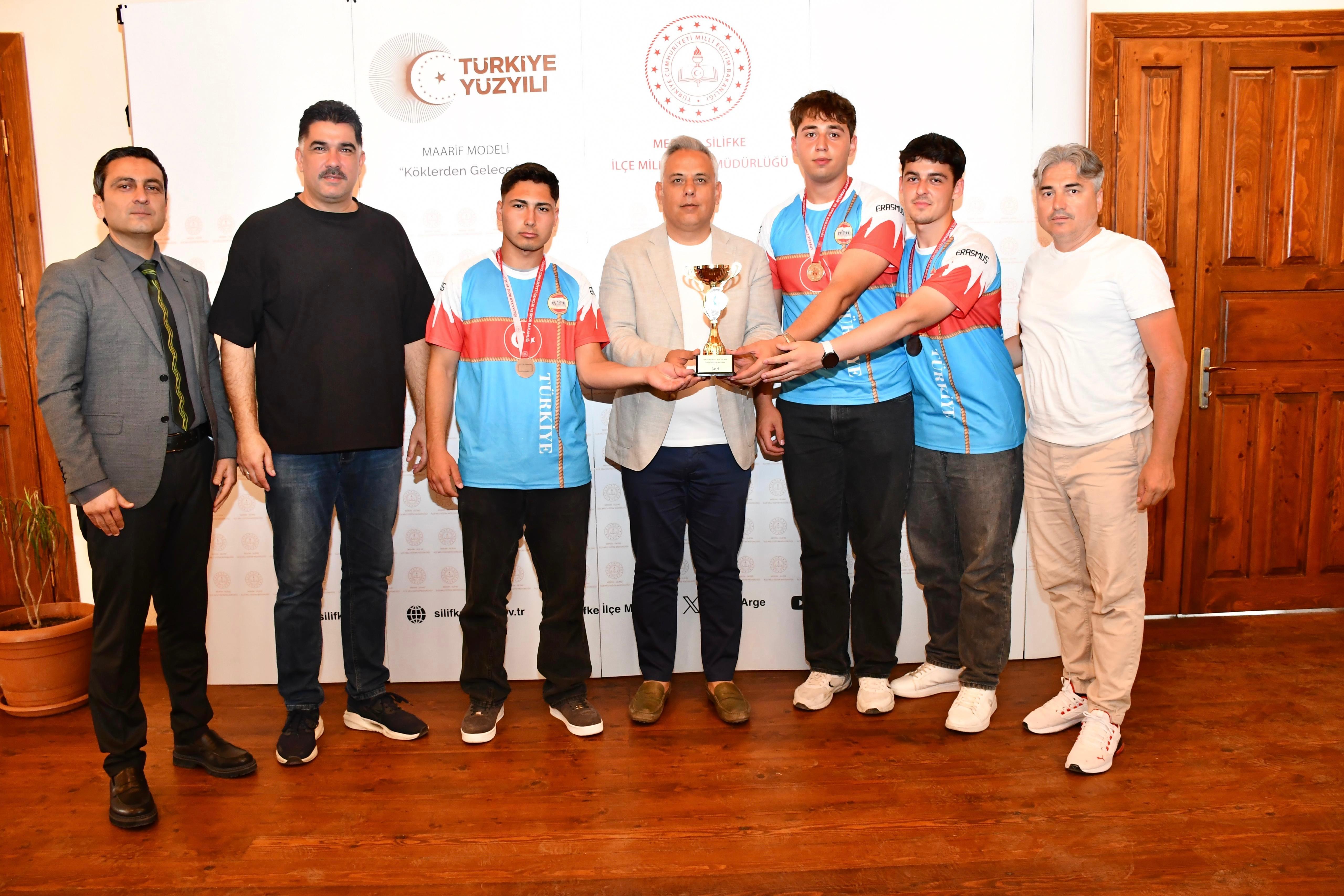Champion Athletes Hold Training Meeting - 2